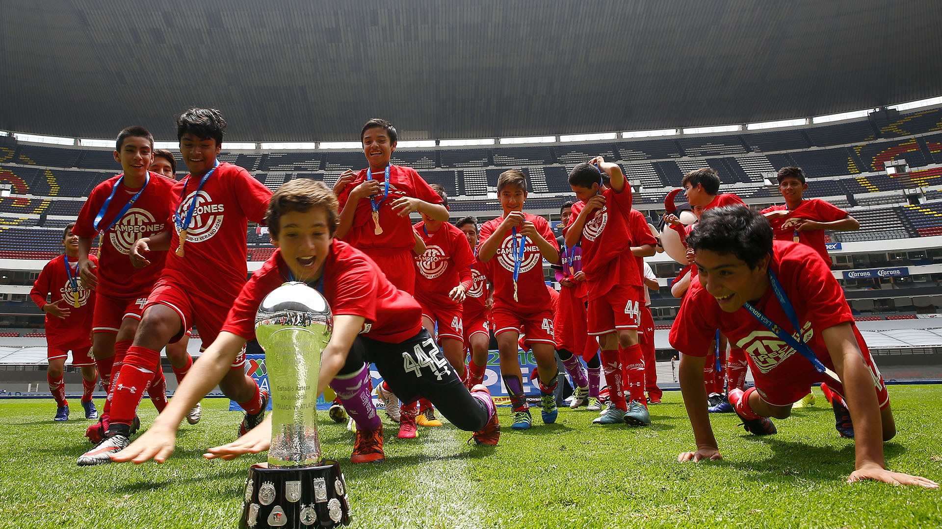 Campeón Toluca Stuns Opponents! Must See Mexican Football Highlights! - z9k2fo2